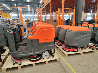 榮事達電動洗地機 靈活高效，開啟智能化清潔新體驗